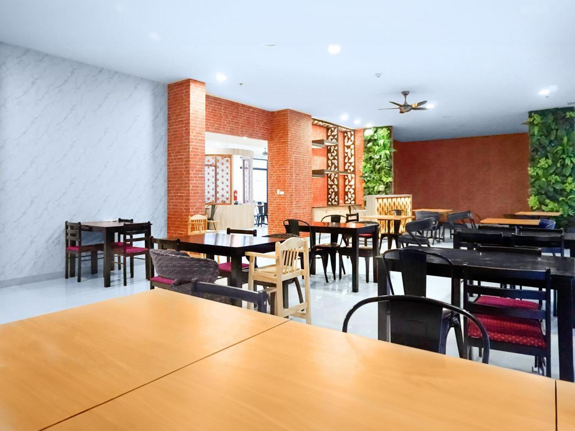 Phoenix Hotel Karon Beach Екстер'єр фото