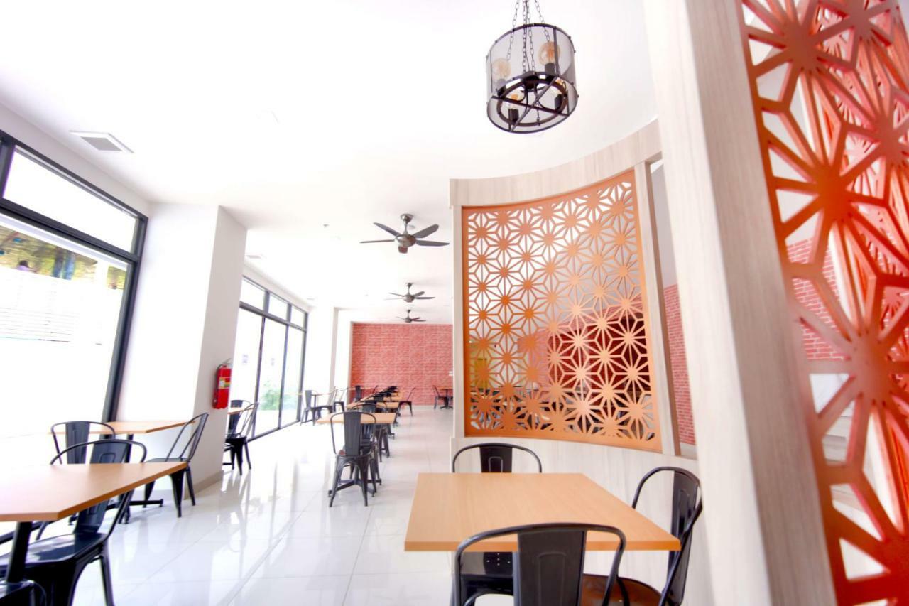 Phoenix Hotel Karon Beach Екстер'єр фото